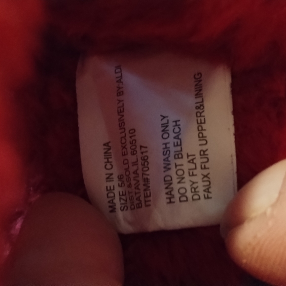 Serra Faux Fur Slides/Slippers Color: Red Size: 5/6 - Picture 7 of 8